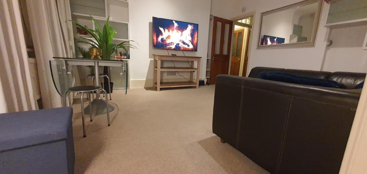 Walk To London Bridge En Suite Apartment With Kitchen Zewnętrze zdjęcie